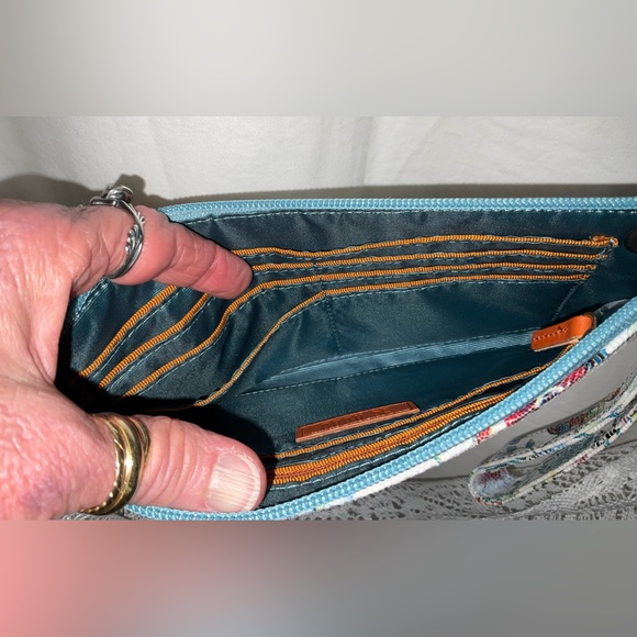 Hobo, Vida Botanic Print Wristlet, NWT - Picture 8 of 13